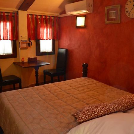 Hotel La Beltraneja Buitrago del Lozoya Buitenkant foto