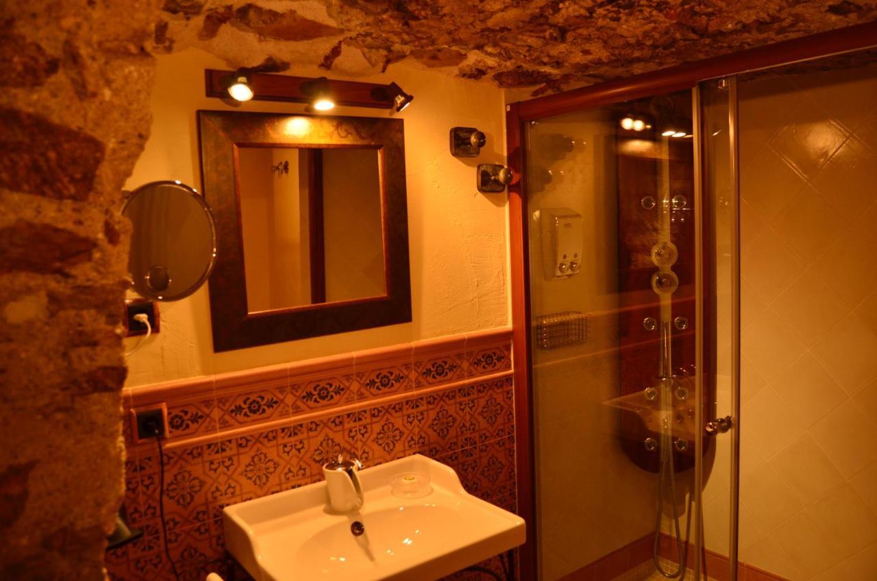 Hotel La Beltraneja Buitrago del Lozoya Buitenkant foto