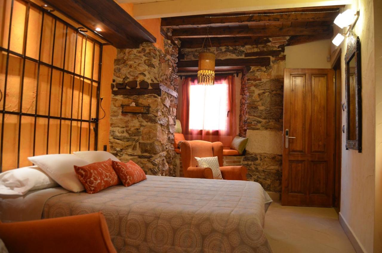 Hotel La Beltraneja Buitrago del Lozoya Buitenkant foto