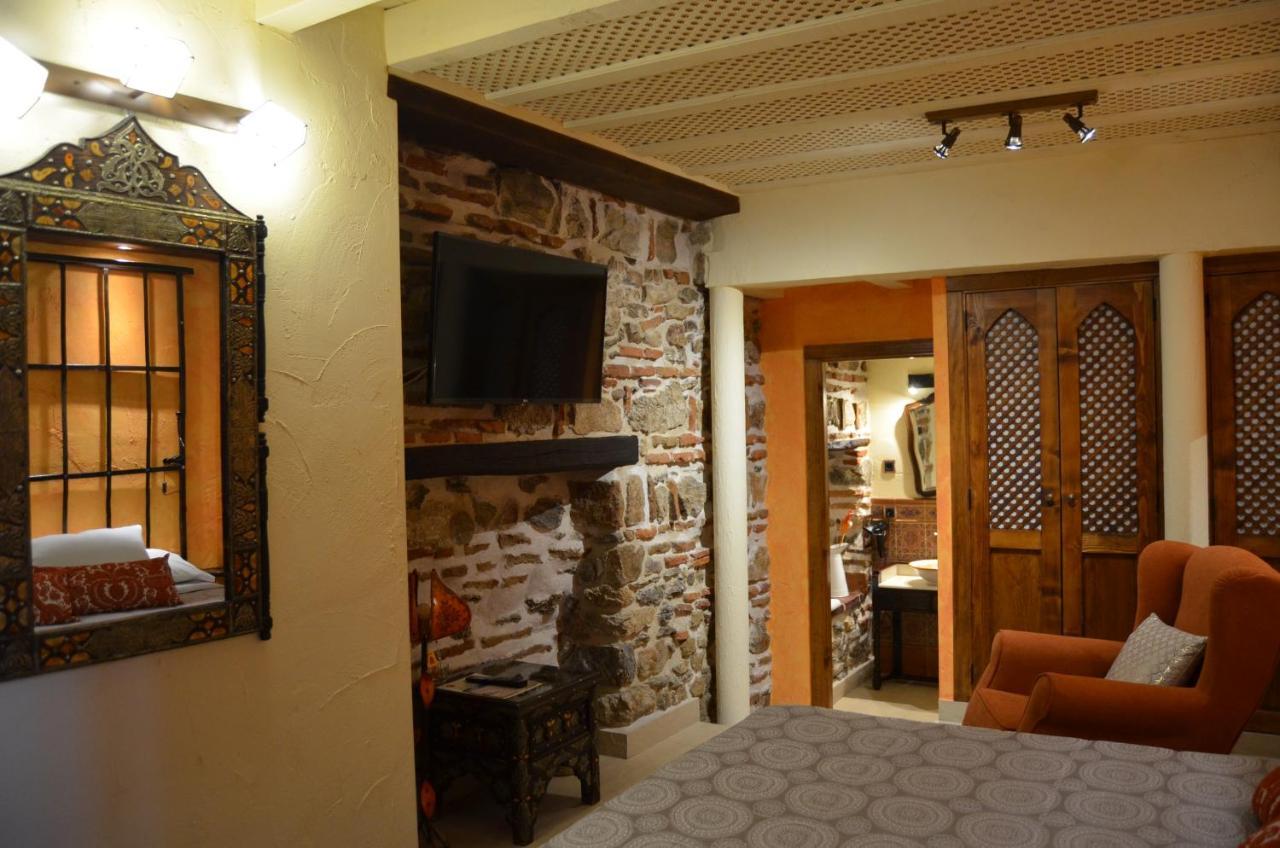 Hotel La Beltraneja Buitrago del Lozoya Buitenkant foto